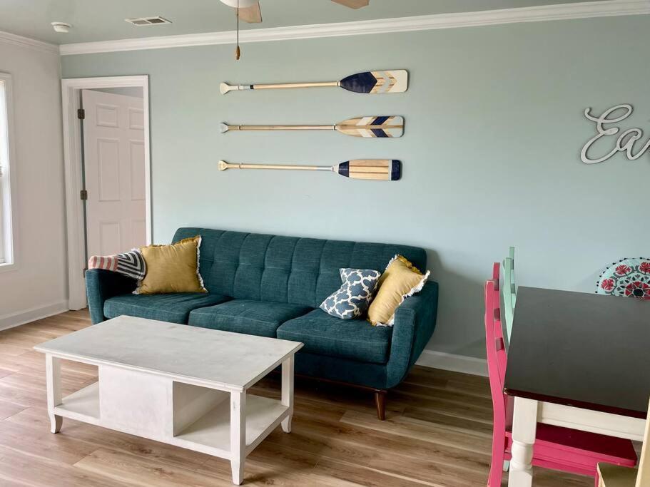 3 Bedroom Condo, Ocean Views & Short Walk To Beach! Oak Island Eksteriør bilde