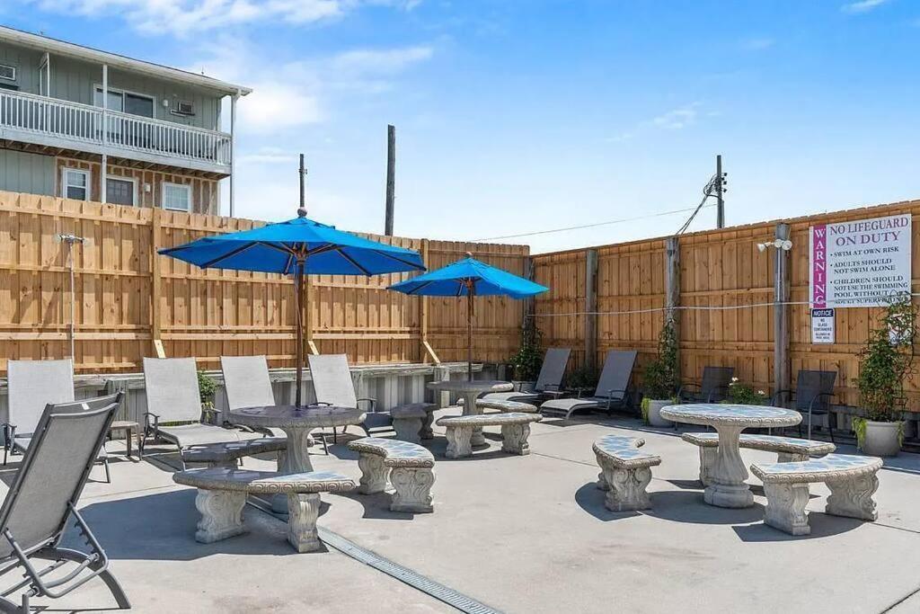 3 Bedroom Condo, Ocean Views & Short Walk To Beach! Oak Island Eksteriør bilde
