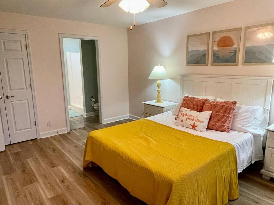 3 Bedroom Condo, Ocean Views & Short Walk To Beach! Oak Island Eksteriør bilde